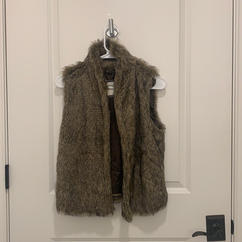 Abercrombie & Fitch Faux Fur Vest